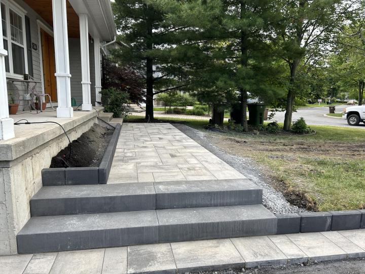 Spécialiste en pose de pavé uni.